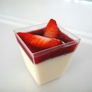 Strawberry Creamy Cheese Mousse