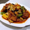 Stir-fry chicken with dried chilli & cashew nuts