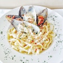 This seafood cream fettuccine is one of the main courses you get to pick for The ART's $12 nett set lunch!
