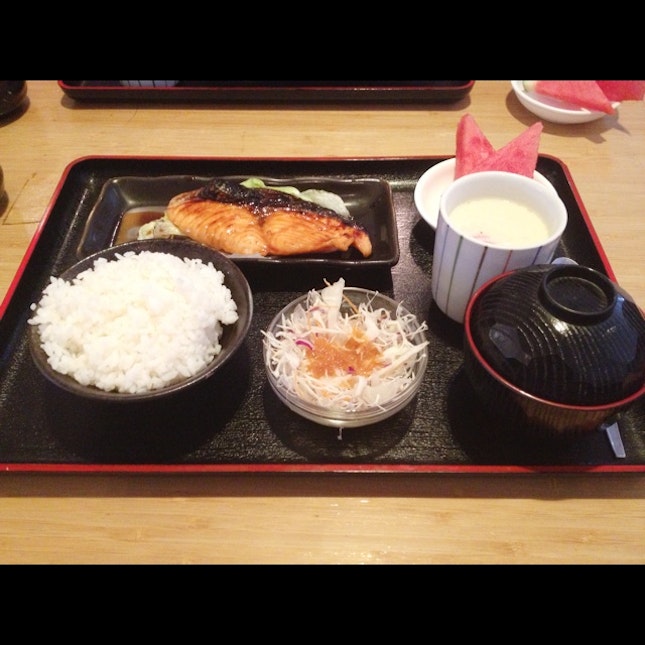 Salmon Set With Teriyaki Sauce 