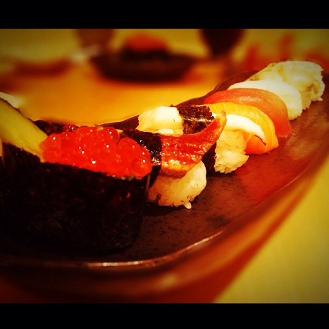 Delicious sushi #sushitei #japan #japanesefood #fish #love #beautiful #food #yummy #delicious #dinner #sushi #fresh #perfection #nomnomnom #rice #obsession #iphonesia #photooftheday #instamood #bestoftheday #statigram #all_shots #iphonography #instafamous