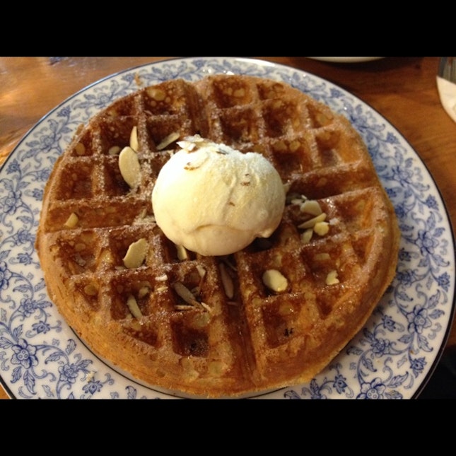 Waffle With Vanilla Ice Cream