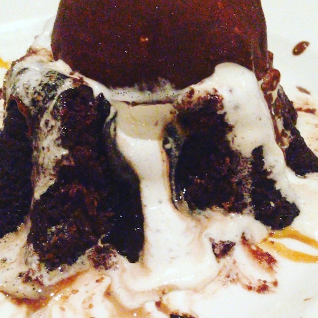 Chocolate Molten Cake #Chilis #food #dessert