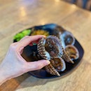 Jumbo cockles with homemade Thai dipping sauce ($8).