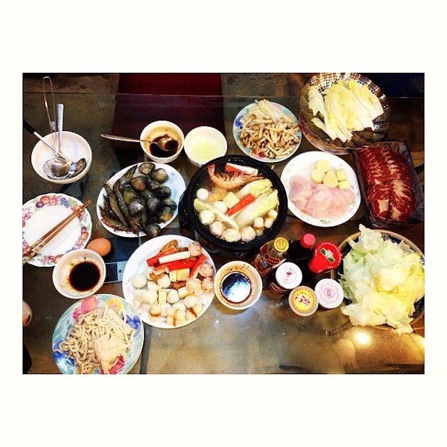 This years chinese new year dinner 😌 #foodporn #shabushabu #home #cny #dadssignaturesauce