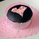 #cupcake #heart #yummy #sweet #instafood #instagood  l#instalove #instalike #followme #foodtrip