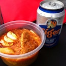 😁 laksa and our very own Tiger beer 🐯 + Red National Day fun pack