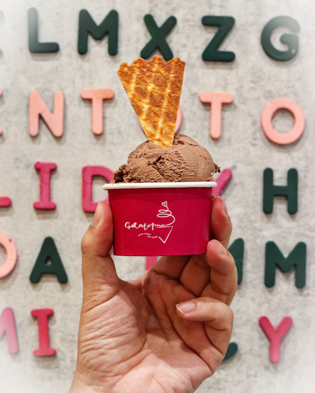 Nestled in one-north, GelatiAmo is a local gelato shop that takes pride in serving high-grade gelatos alongside doughnut gelato sandwiches and waffles in a friendly casual format. 